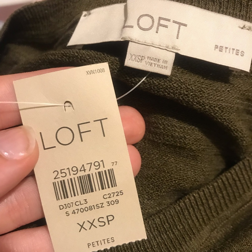 NWT LOFT Green Sweater Top - Picture 2 of 4